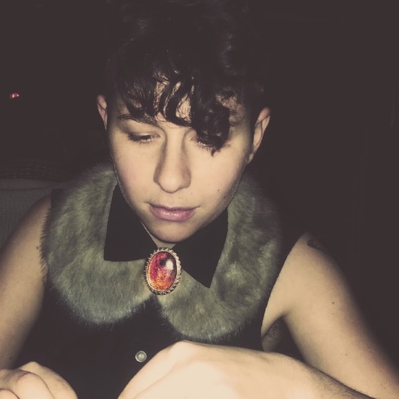 Meet your Posher, Daviel - Picture 1 of 1